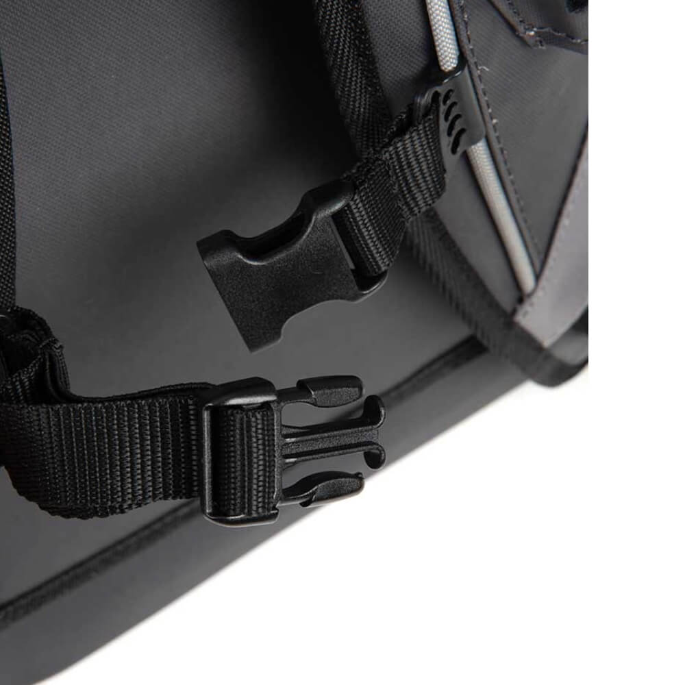 Fox Rage Pro Series Waterproof Rucksack Verschluss Hüftgurt