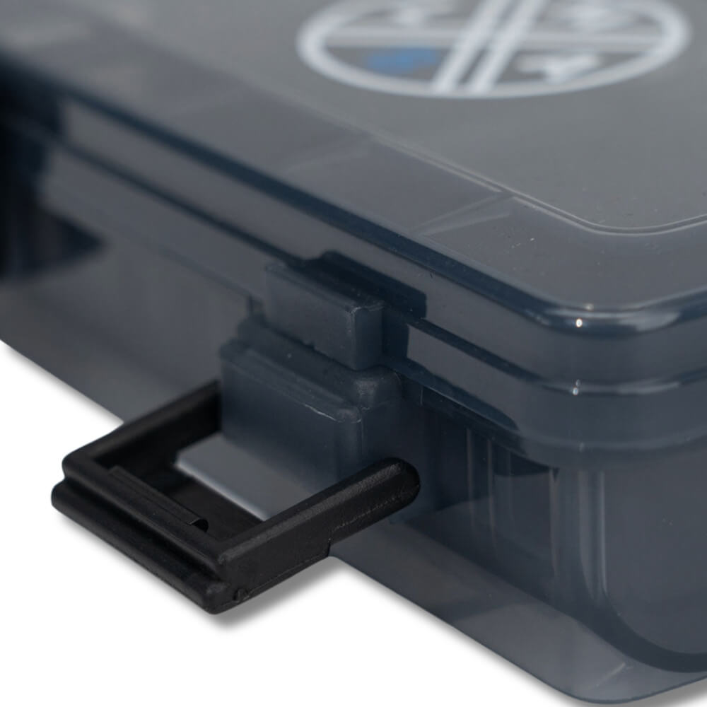 LMAB Tackle Box Standard / Shallow Detail Verschluss